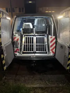 Taxi animalier coffre ouvert nuit